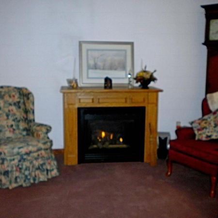 Bears Lair Inn Стоу Екстериор снимка