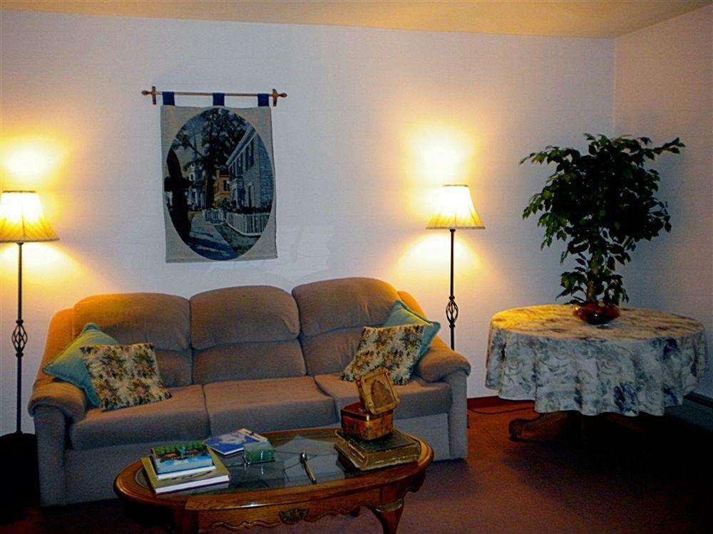 Bears Lair Inn Стоу Екстериор снимка